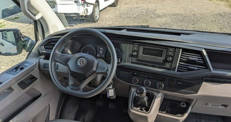 Volkswagen Caravelle cena 119999 przebieg: 52000, rok produkcji 2020 z Ozimek małe 106